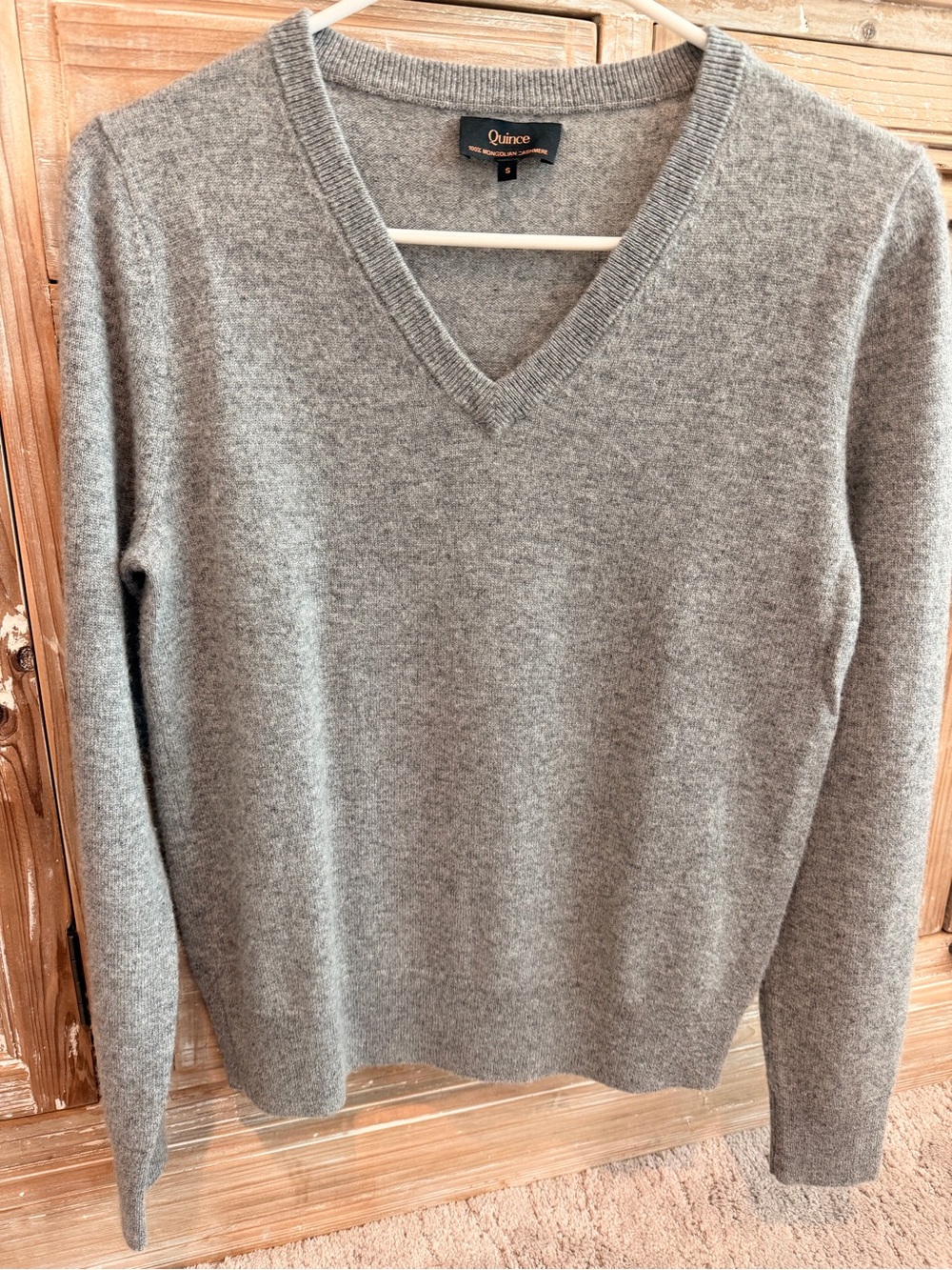 Quince Heather Gray Mongolian Cashmere V-Neck Sweater (Size Small)